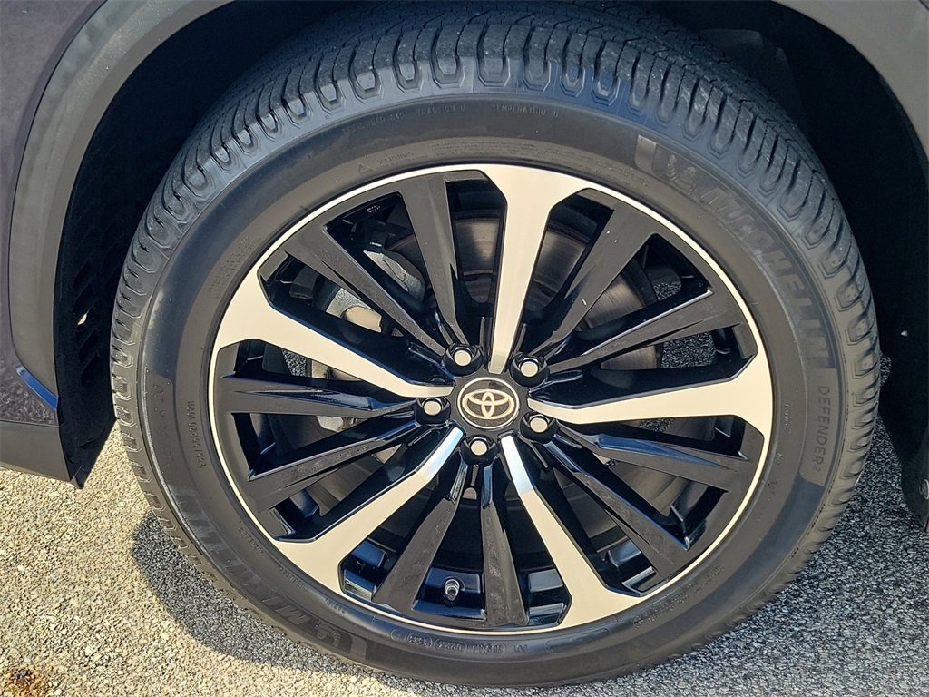 Used 2021 Toyota Highlander XSE image 11