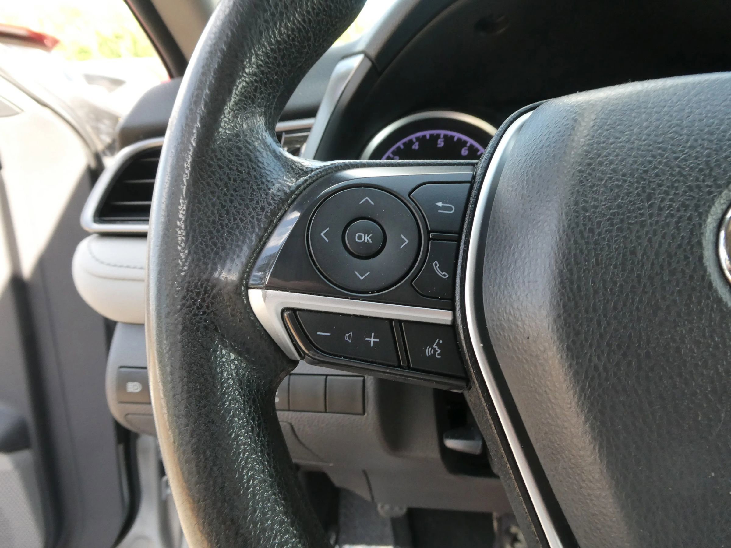 Used 2022 Toyota Camry LE FWD image 17