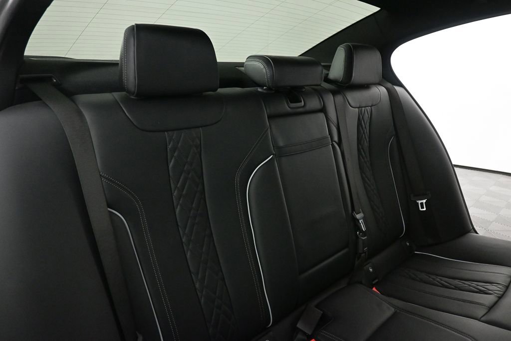Used 2022 BMW 540i w/ Premium Package image 19