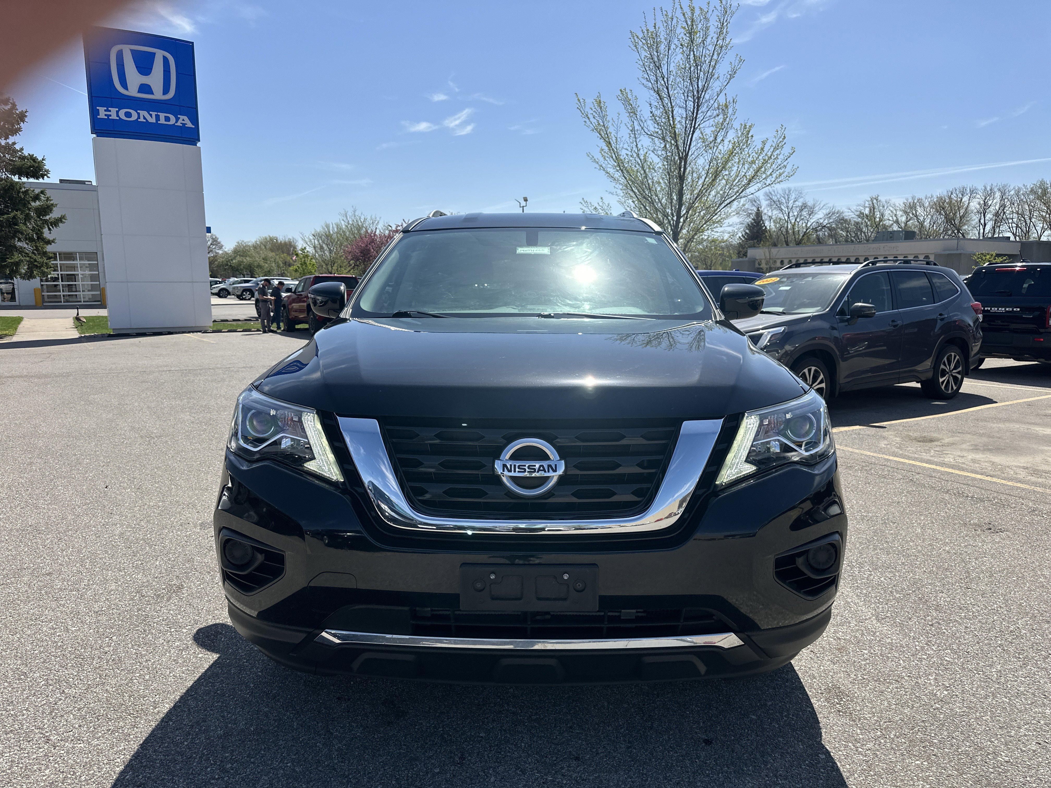 Used 2019 Nissan Pathfinder S image 8