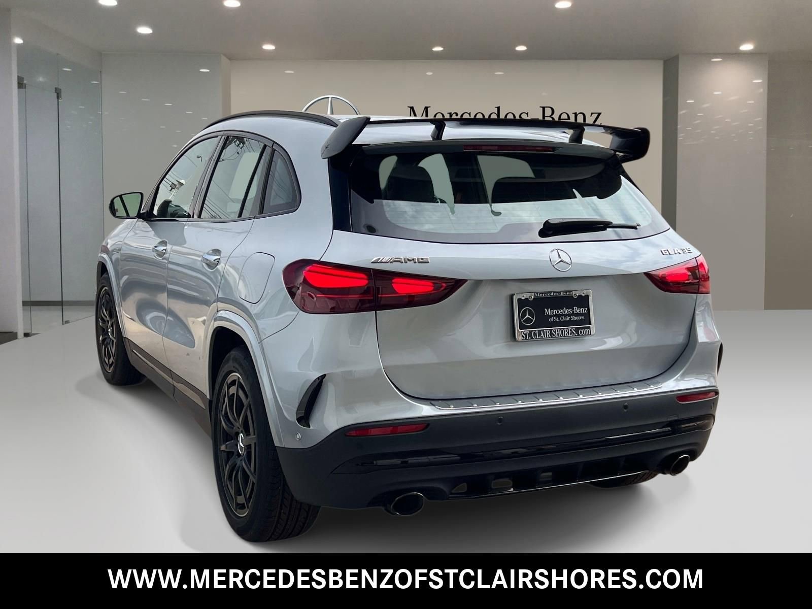 New 2026 Mercedes-Benz GLA 35 AMG 4MATIC image 2