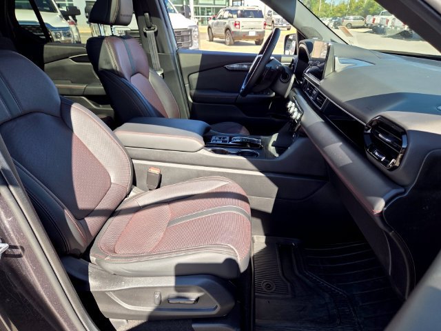 Used 2025 Honda Pilot Black Edition image 17