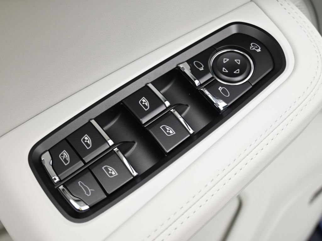 Certified 2026 Porsche Macan S image 19