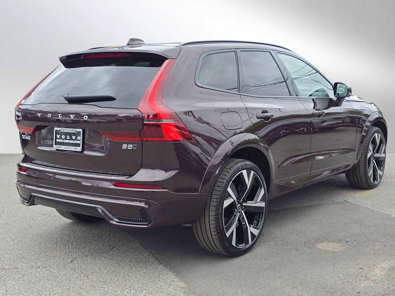 New 2026 Volvo XC60 B5 Ultra w/ Climate Package AWD/4WD image 3