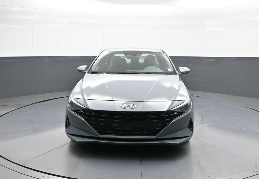 Certified 2022 Hyundai Elantra SEL w/ Cargo Package image 2