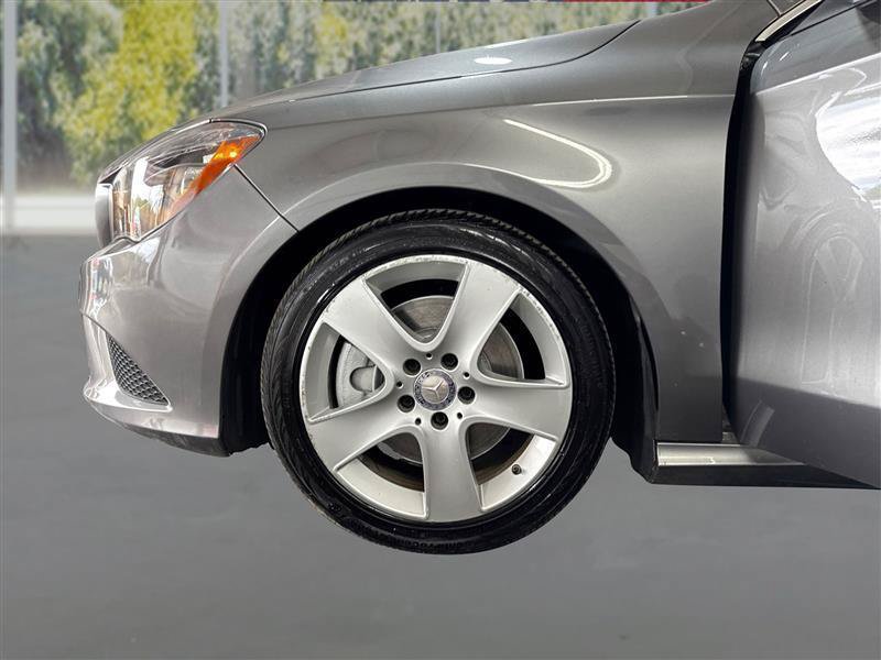 Used 2015 Mercedes-Benz CLA 250 4MATIC image 21