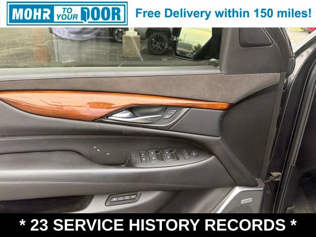 Used 2017 Cadillac Escalade ESV Luxury AWD/4WD image 13