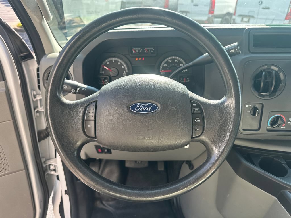 Used 2019 Ford E-450 and Econoline 450 Super Duty w/ Power Windows & Locks Group RWD image 18