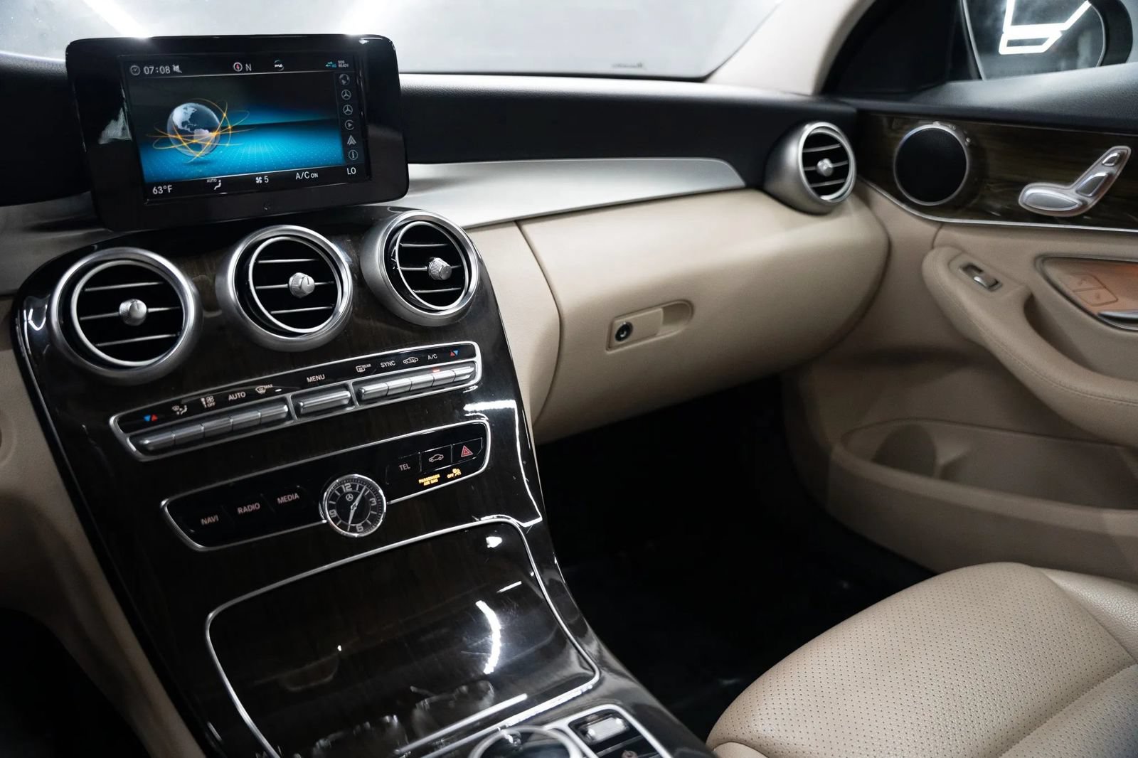 Used 2019 Mercedes-Benz C 300 Sedan image 31