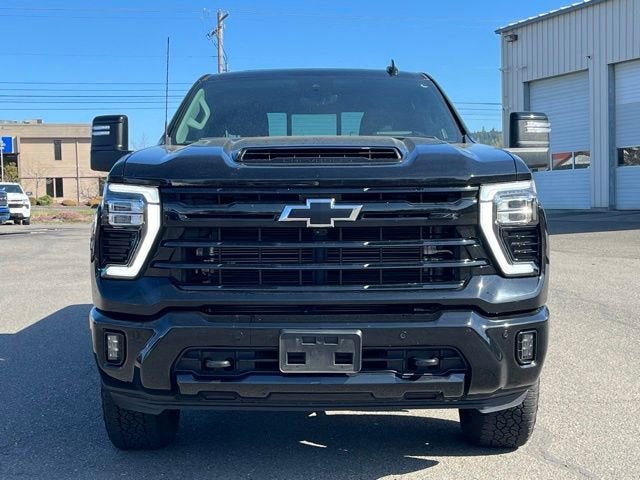 Used 2024 Chevrolet Silverado 2500 LTZ w/ LTZ Plus Package image 2