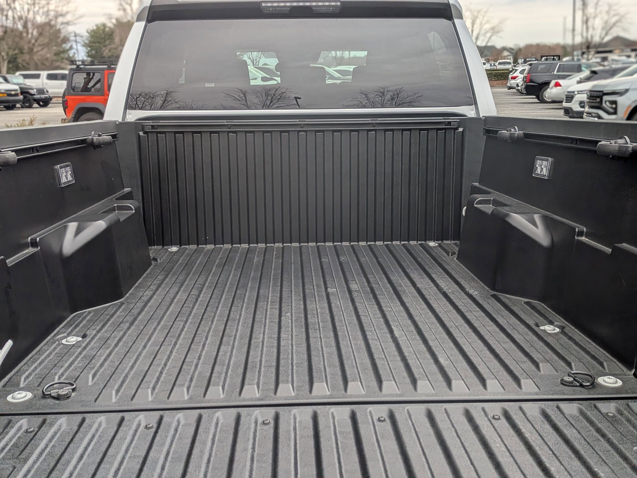 Used 2025 Toyota Tacoma SR image 33
