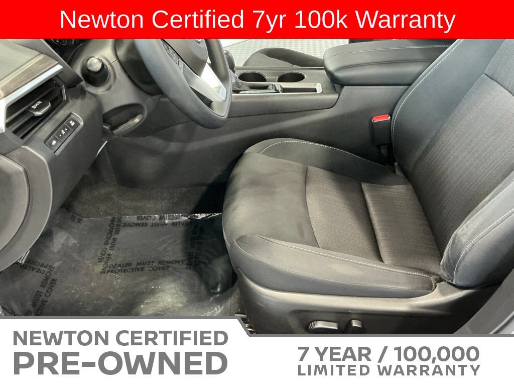 Used 2025 Nissan Altima 2.5 SV FWD image 13