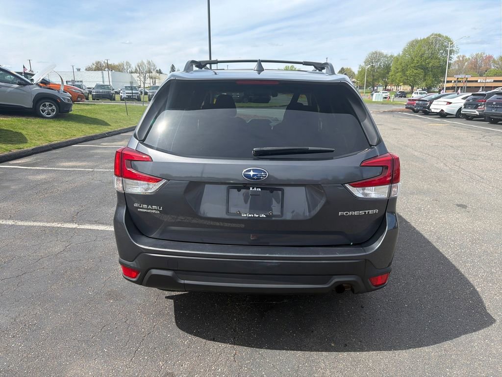 Used 2020 Subaru Forester Premium AWD/4WD image 4