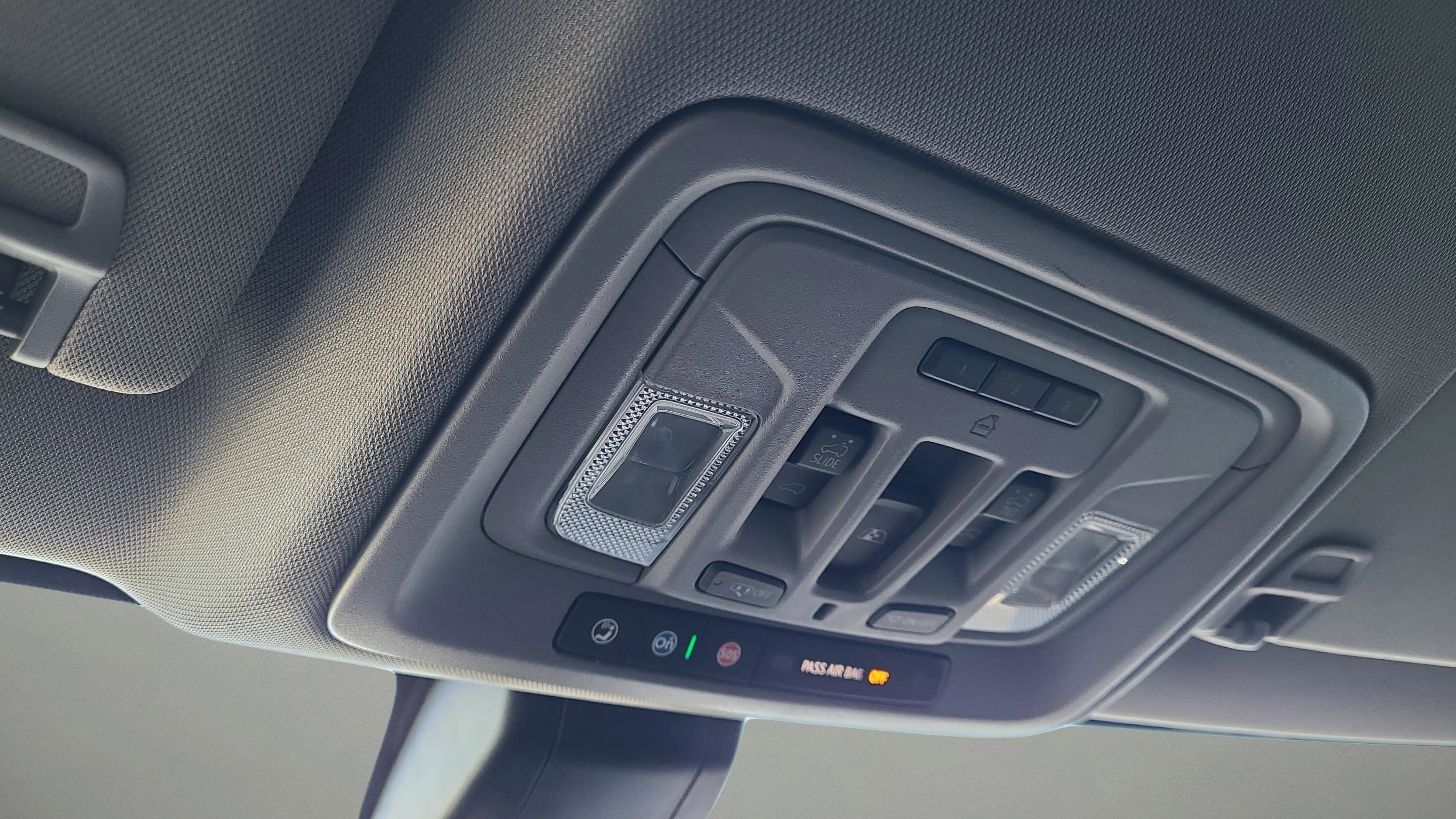 Used 2023 GMC Sierra 2500 Denali w/ Denali Black Diamond Edition AWD/4WD image 27