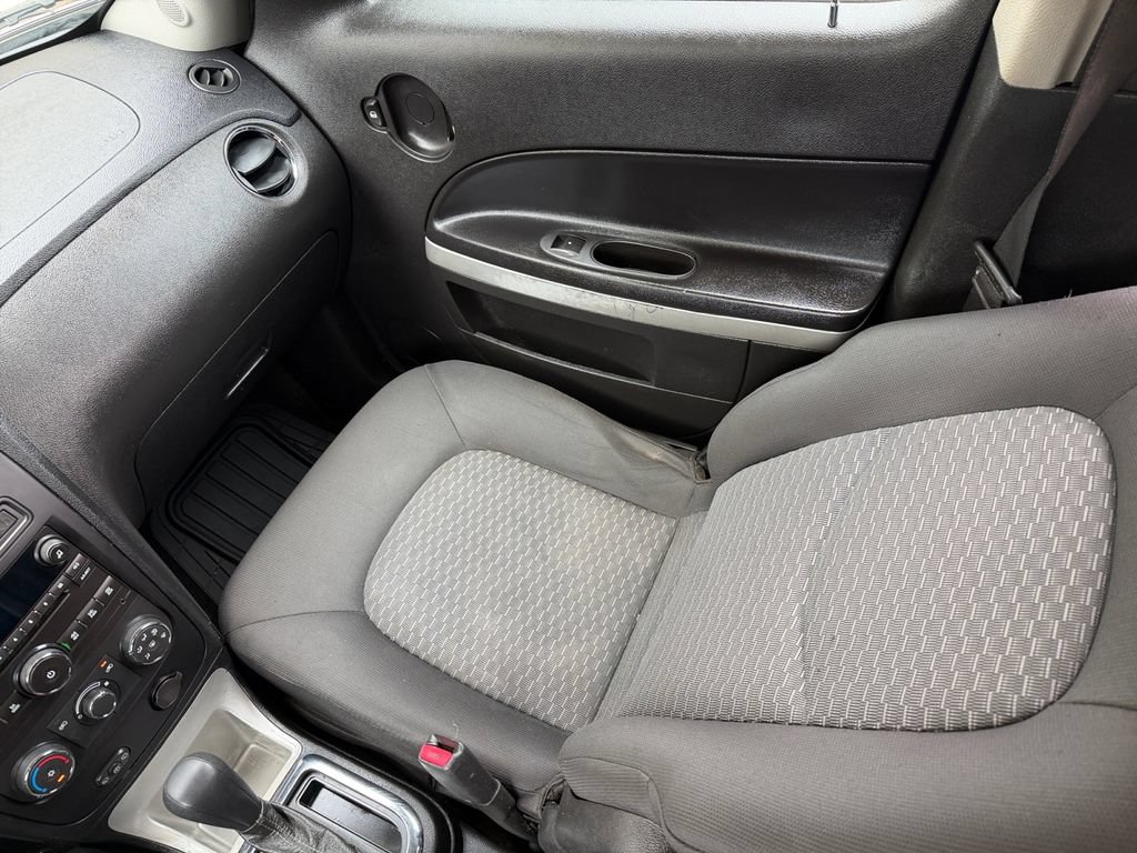 Used 2011 Chevrolet HHR LS FWD image 15