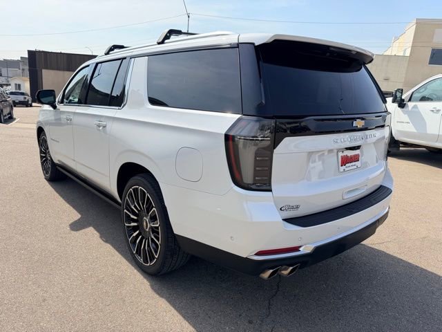 Used 2025 Chevrolet Suburban High Country image 5