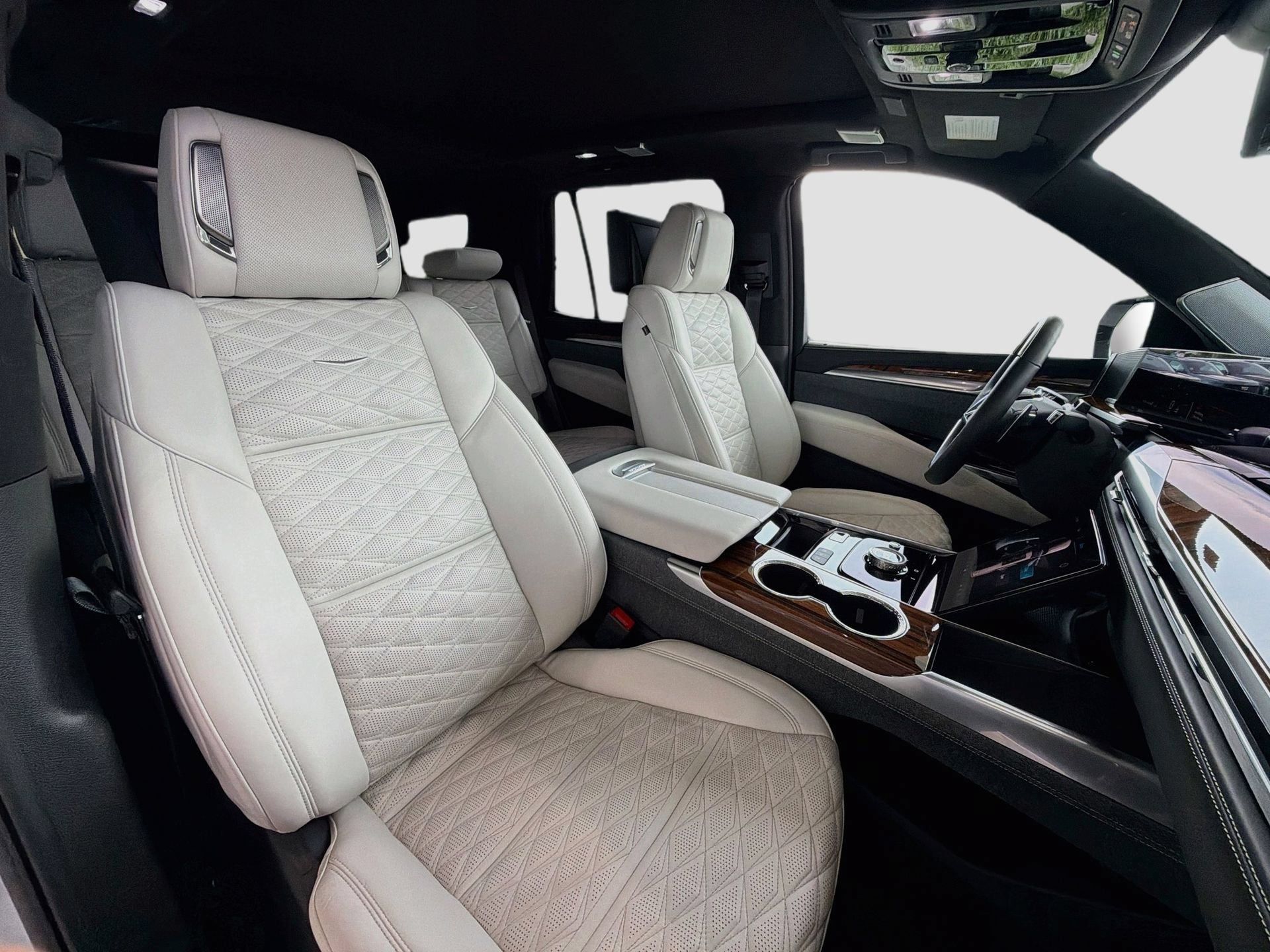 Used 2025 Cadillac Escalade Sport Platinum AWD/4WD image 16