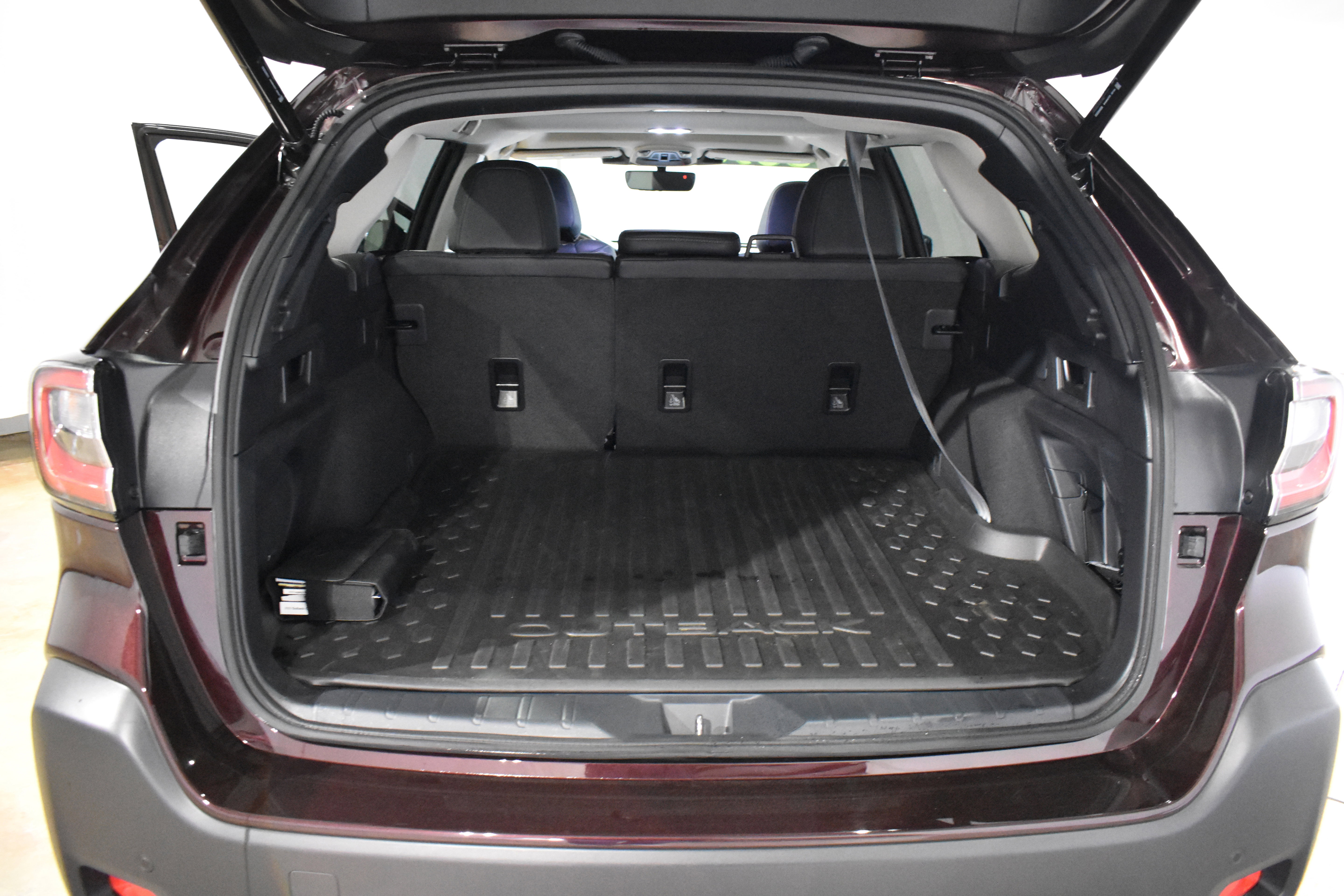 Used 2025 Subaru Outback Limited image 32