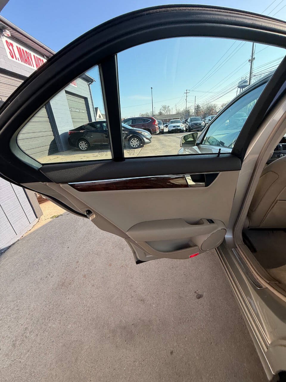 Used 2011 Mercedes-Benz C 300 Sedan image 16