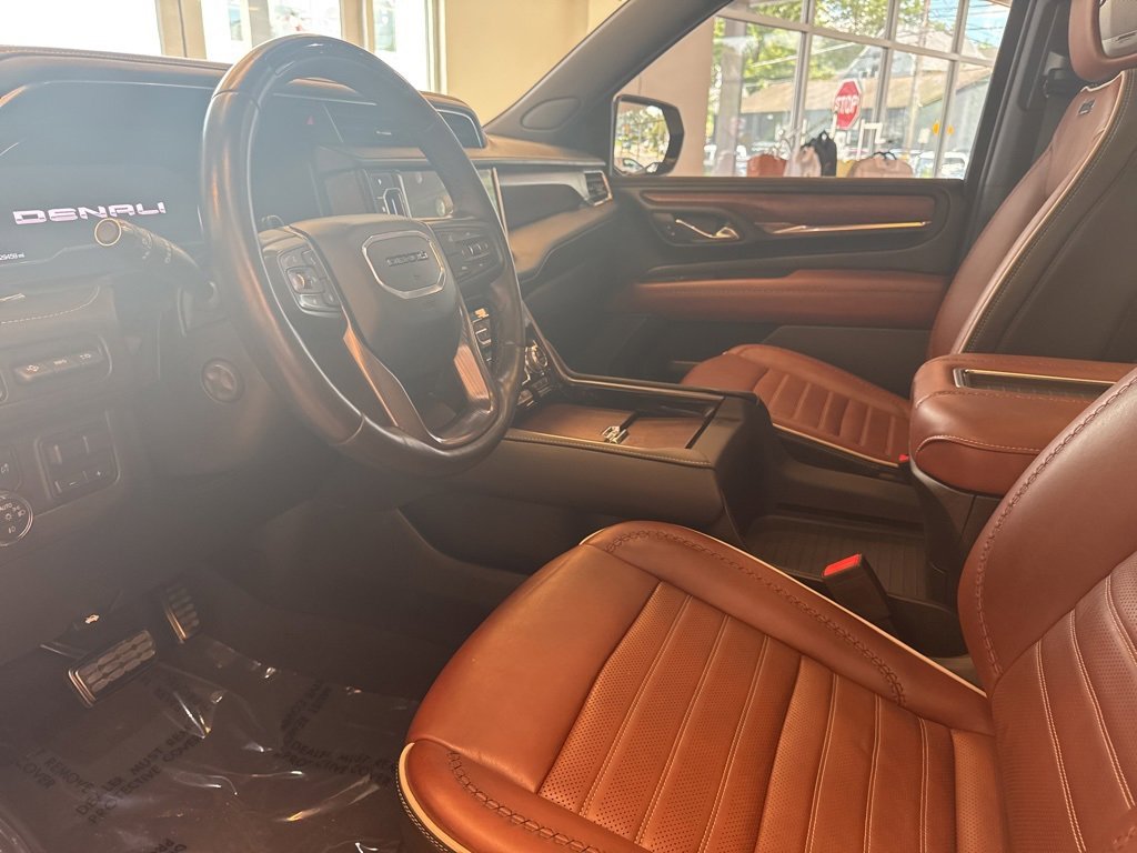 Used 2023 GMC Yukon Denali Ultimate image 11
