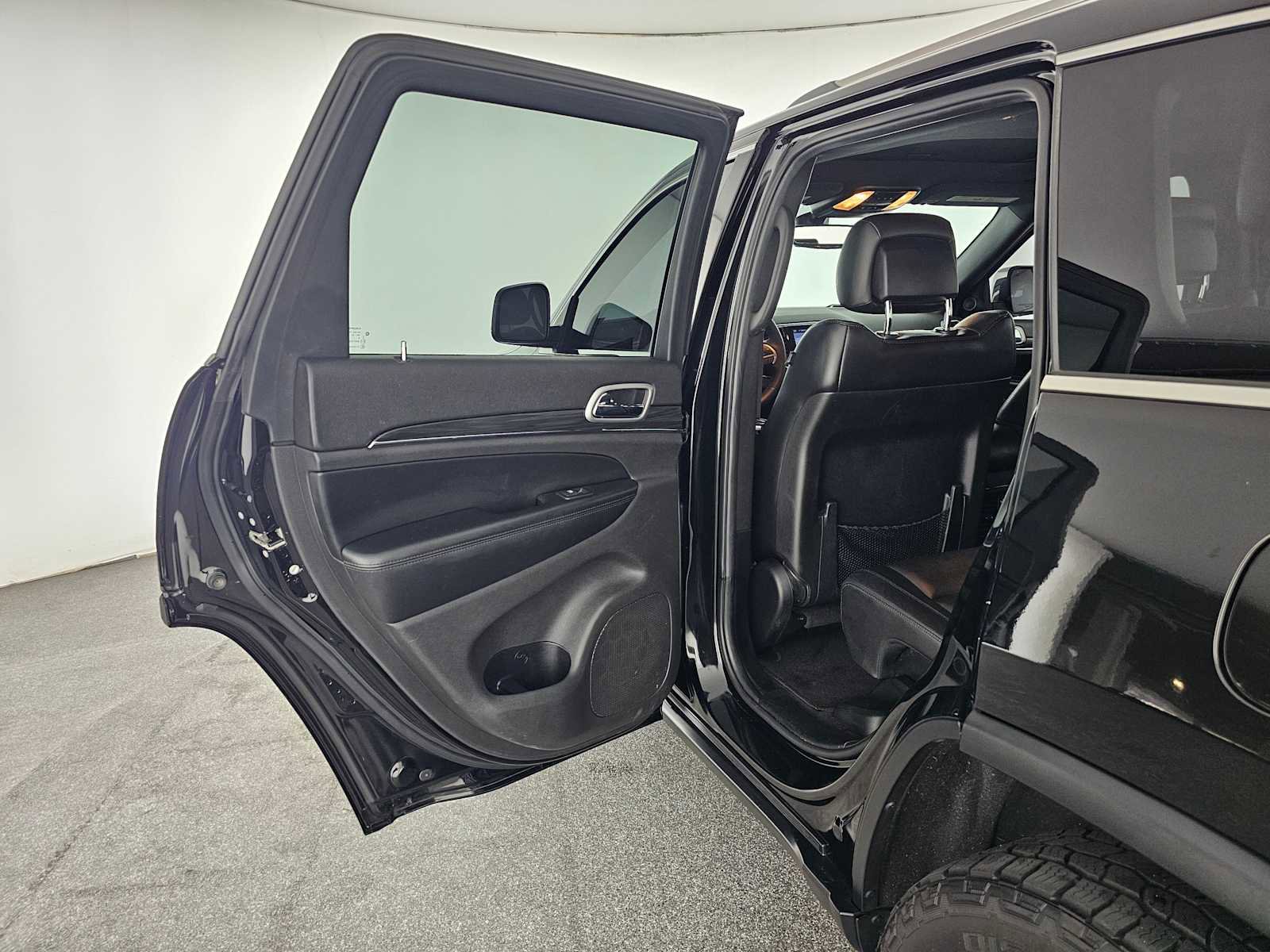 Used 2019 Jeep Grand Cherokee Limited image 15