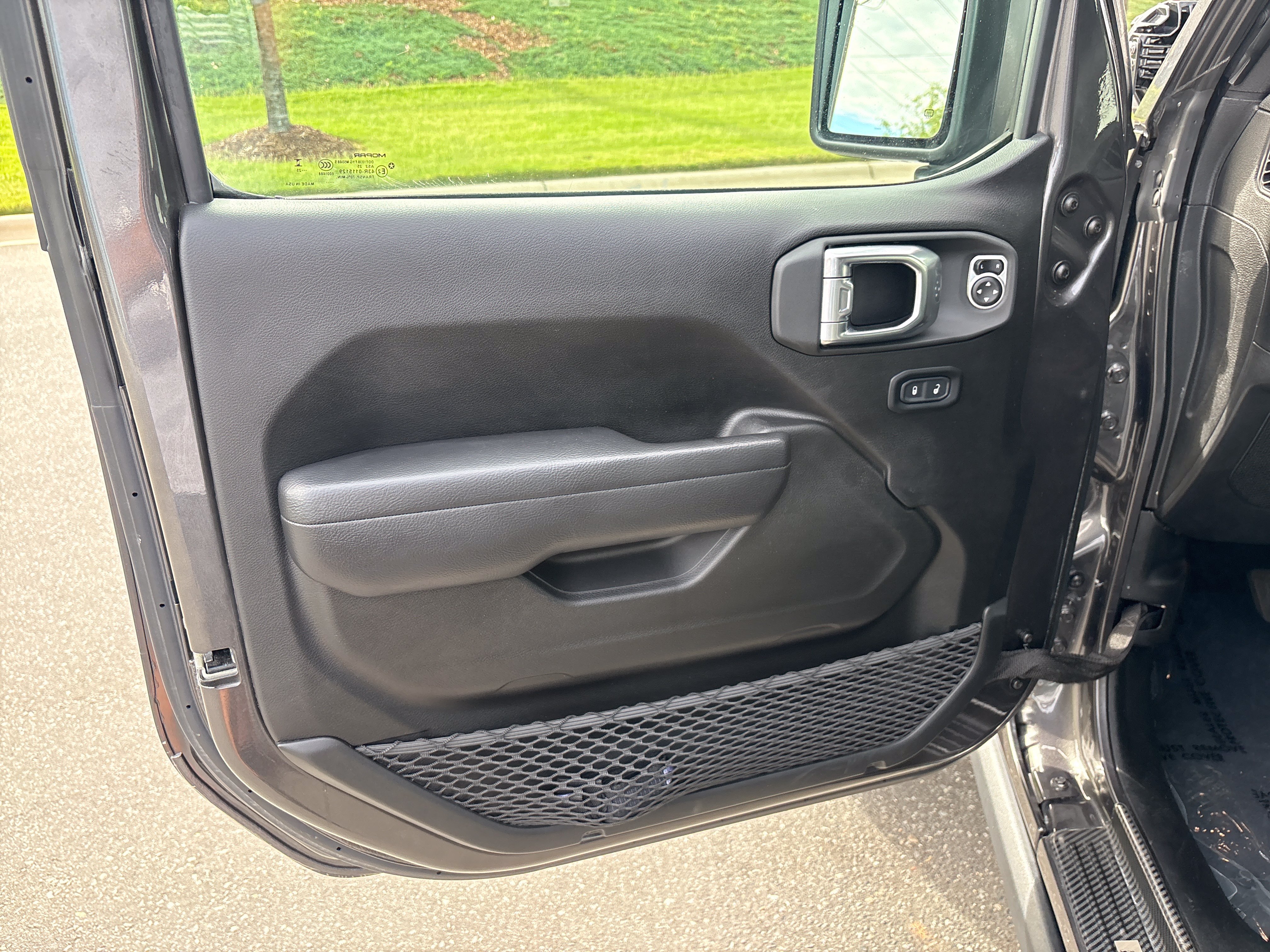Certified 2025 Jeep Gladiator Sport AWD/4WD image 15