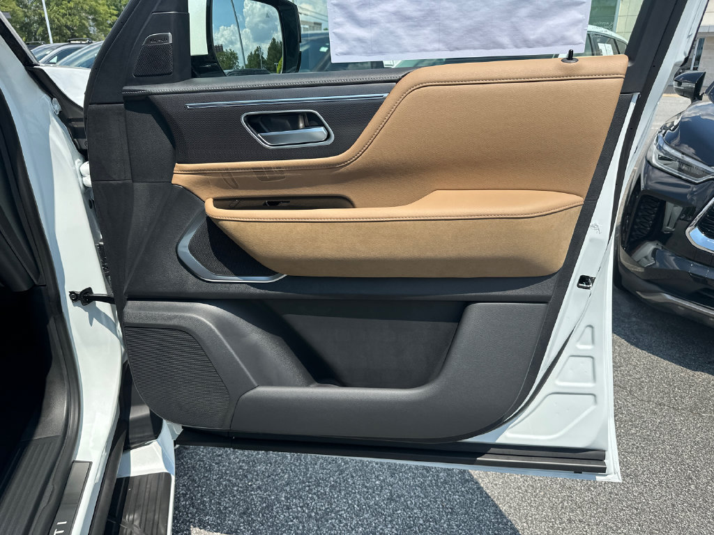 New 2027 INFINITI QX80 Luxe w/ Cargo Package RWD image 12
