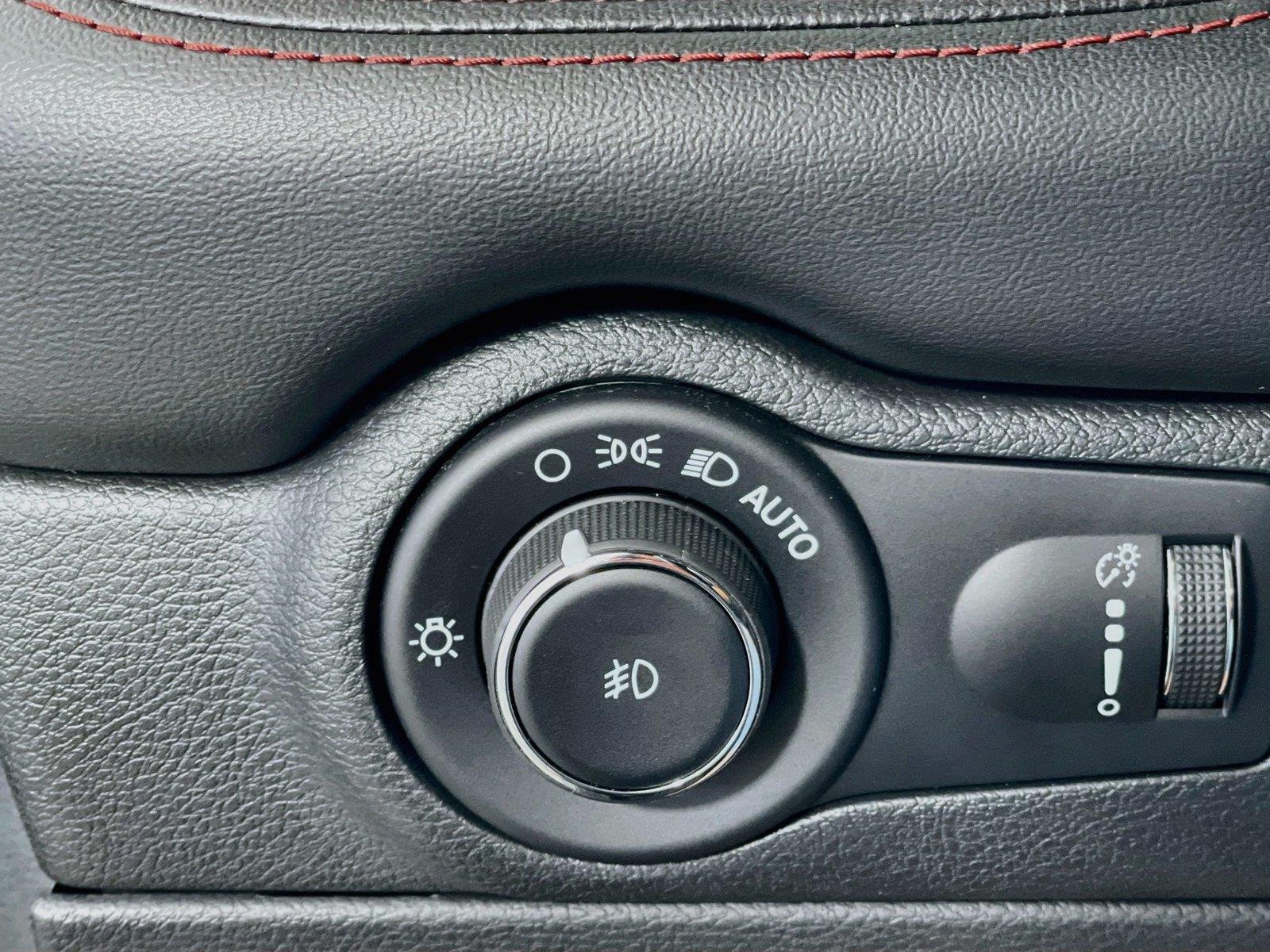 Used 2023 Dodge Durango GT AWD/4WD image 13