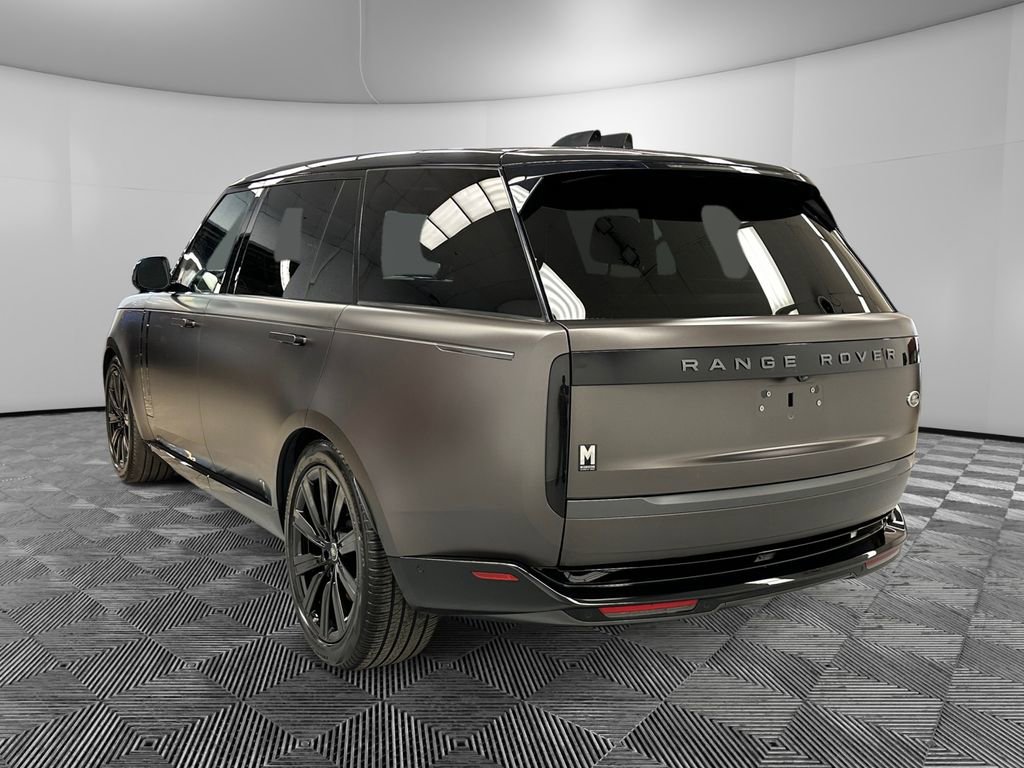 Used 2023 Land Rover Range Rover Long Wheelbase SE AWD/4WD image 3