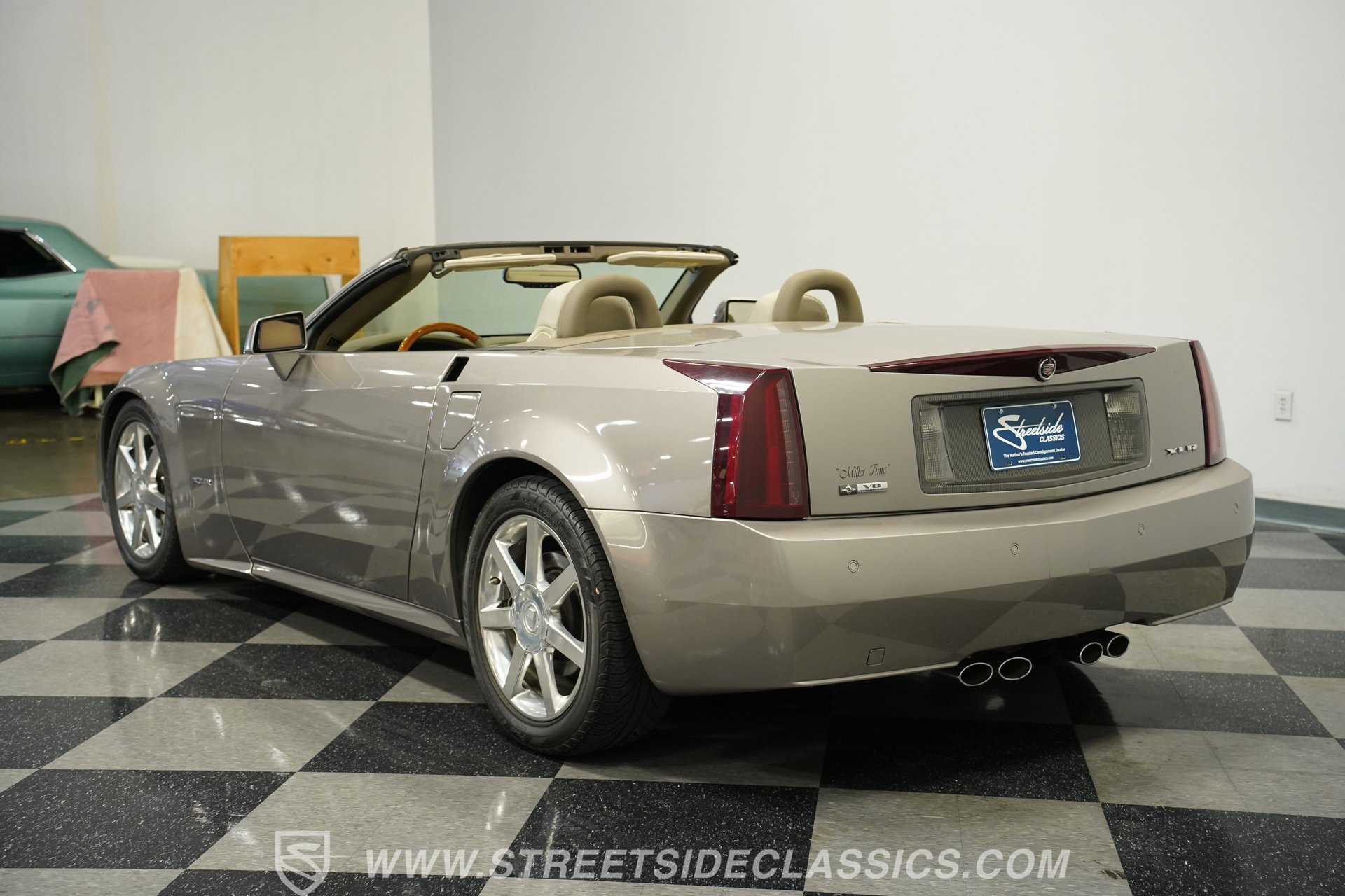 Used 2004 Cadillac XLR image 9