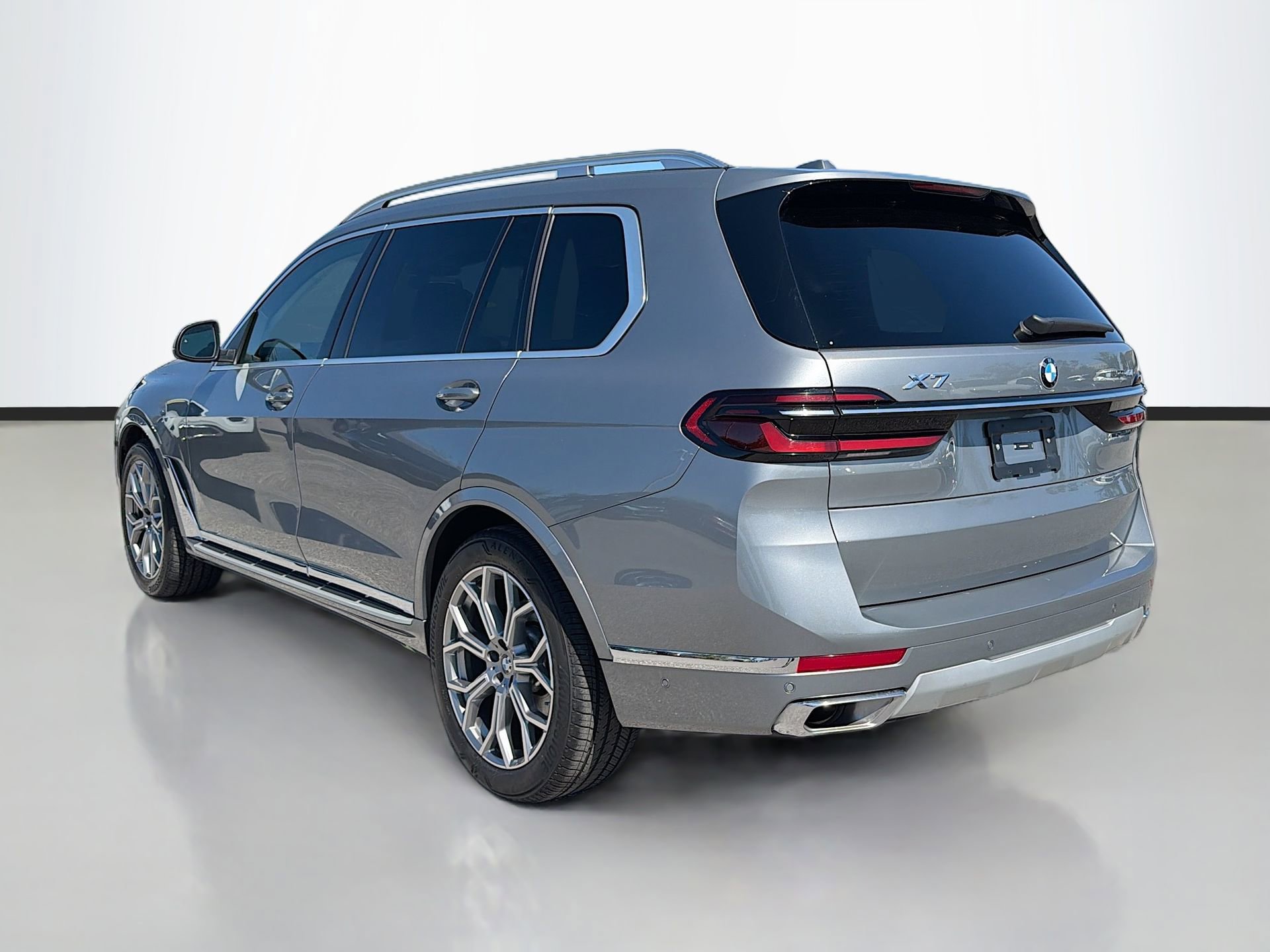 Certified 2025 BMW X7 xDrive40i w/ Premium Package image 6