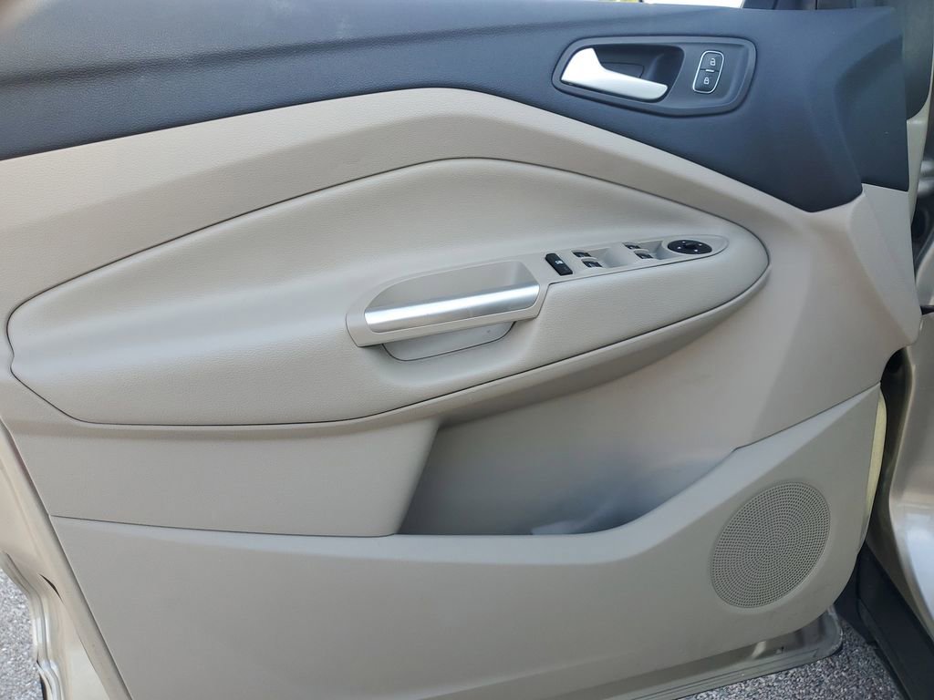 Used 2018 Ford Escape SE image 21