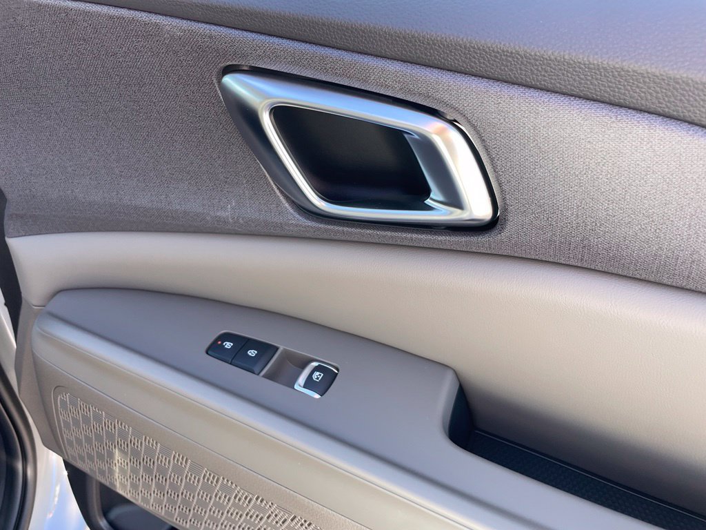 New 2027 Kia Carnival EX FWD image 31