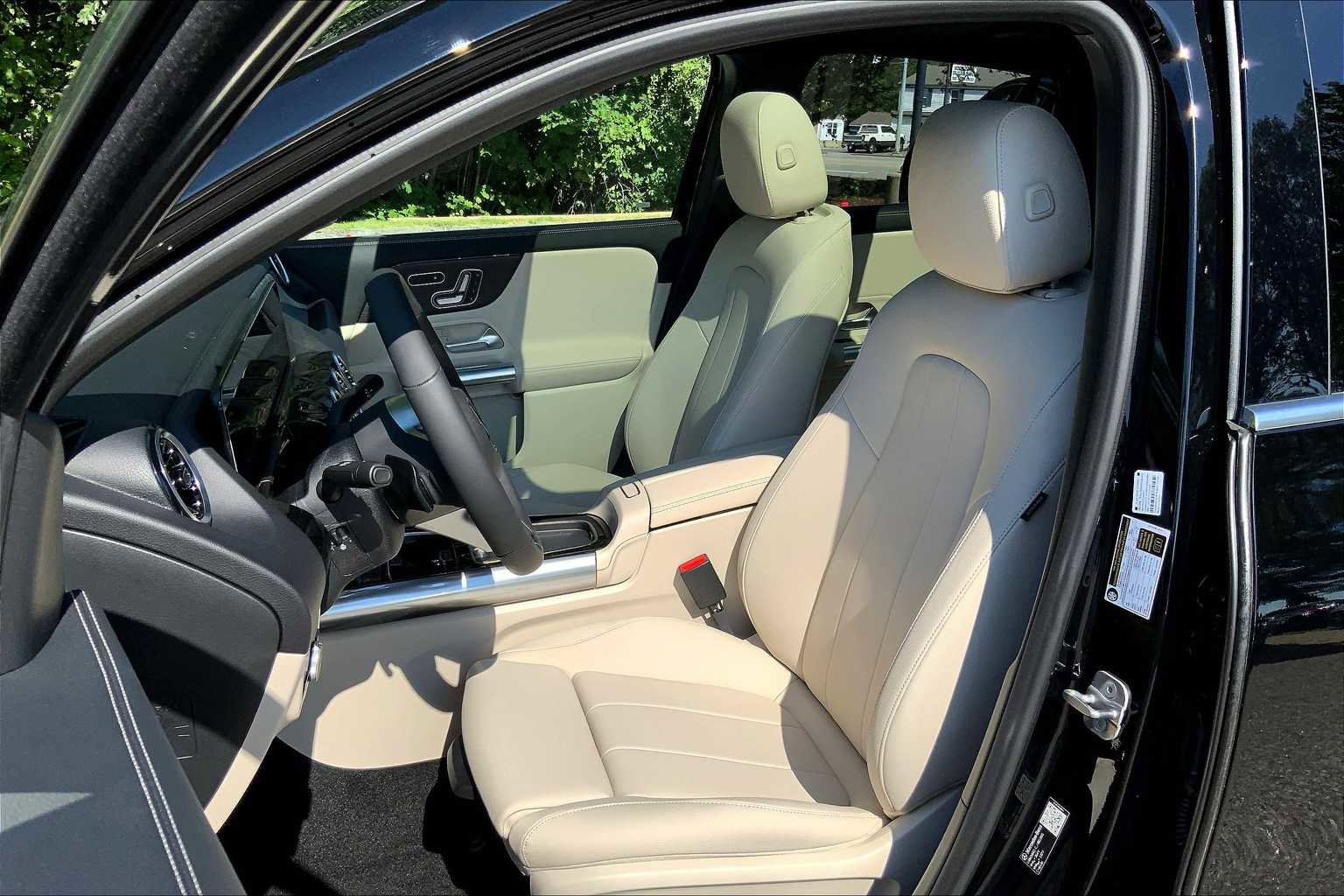 Certified 2026 Mercedes-Benz GLA 250 4MATIC image 12