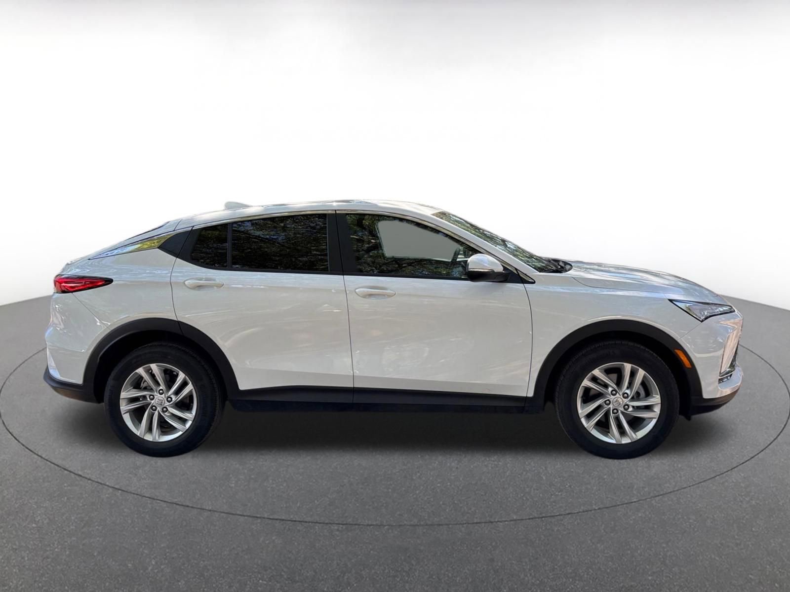 Used 2025 Buick Envista Preferred image 8