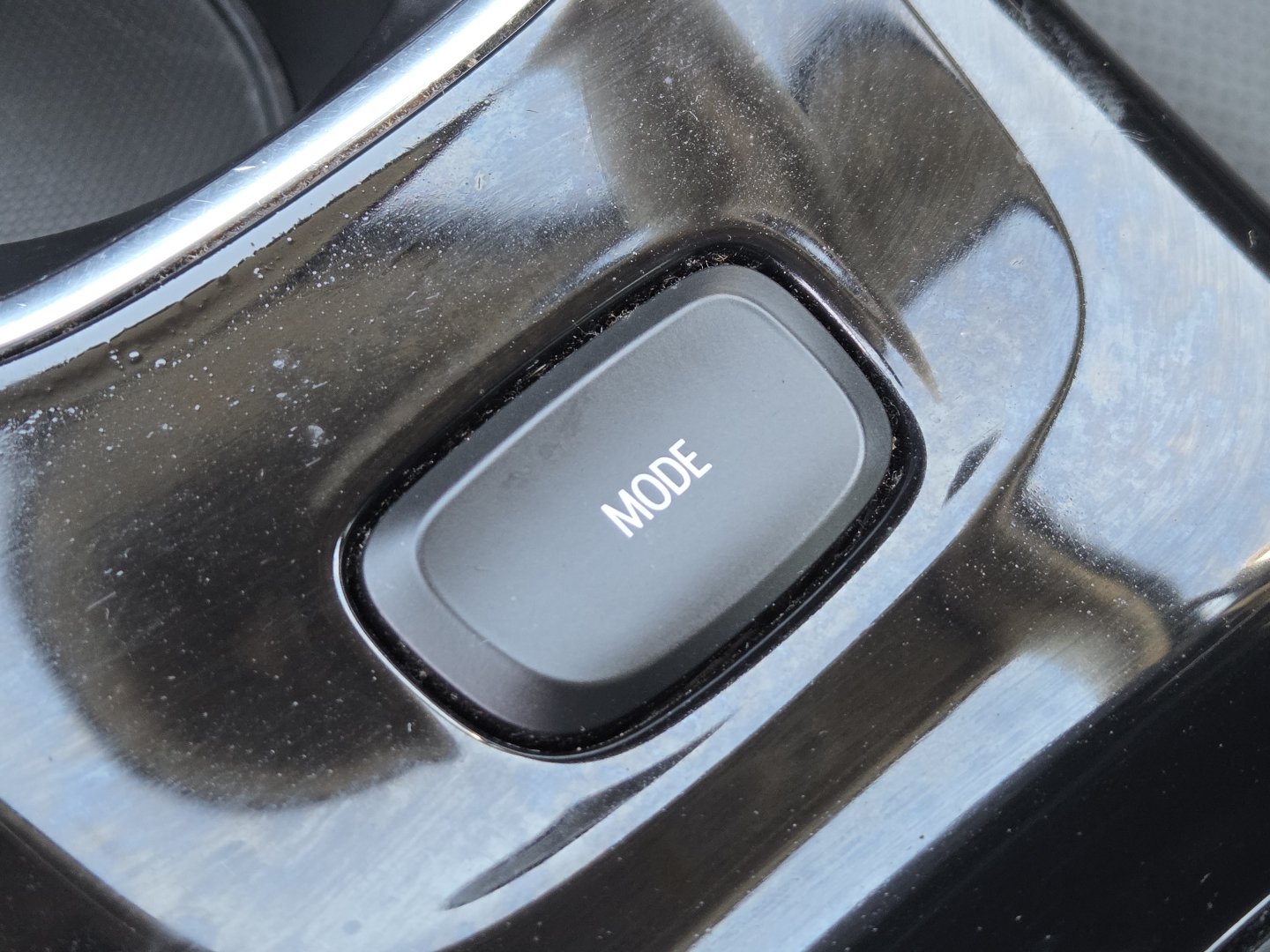 Used 2022 Buick Envision Essence w/ Technology Package II FWD image 7