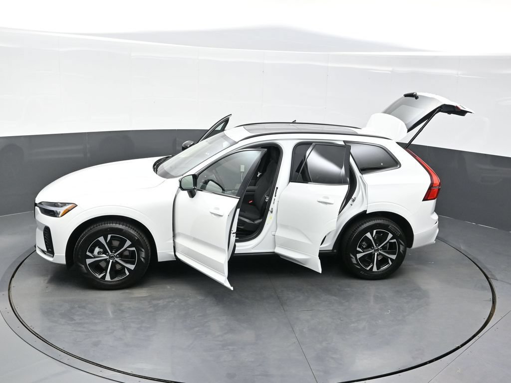 New 2026 Volvo XC60 B5 Core AWD/4WD image 40