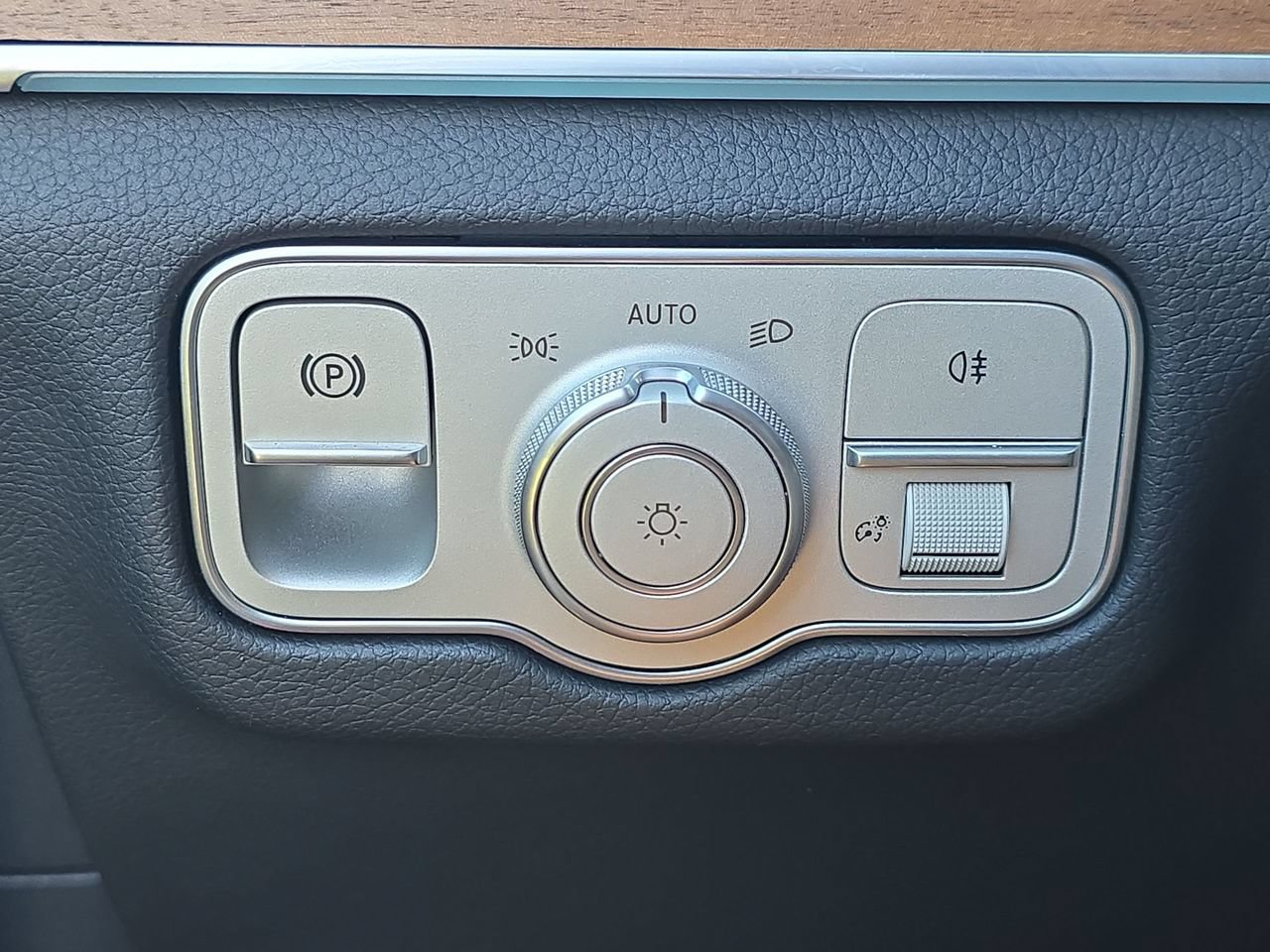 Used 2025 Mercedes-Benz GLE 350 4MATIC image 19