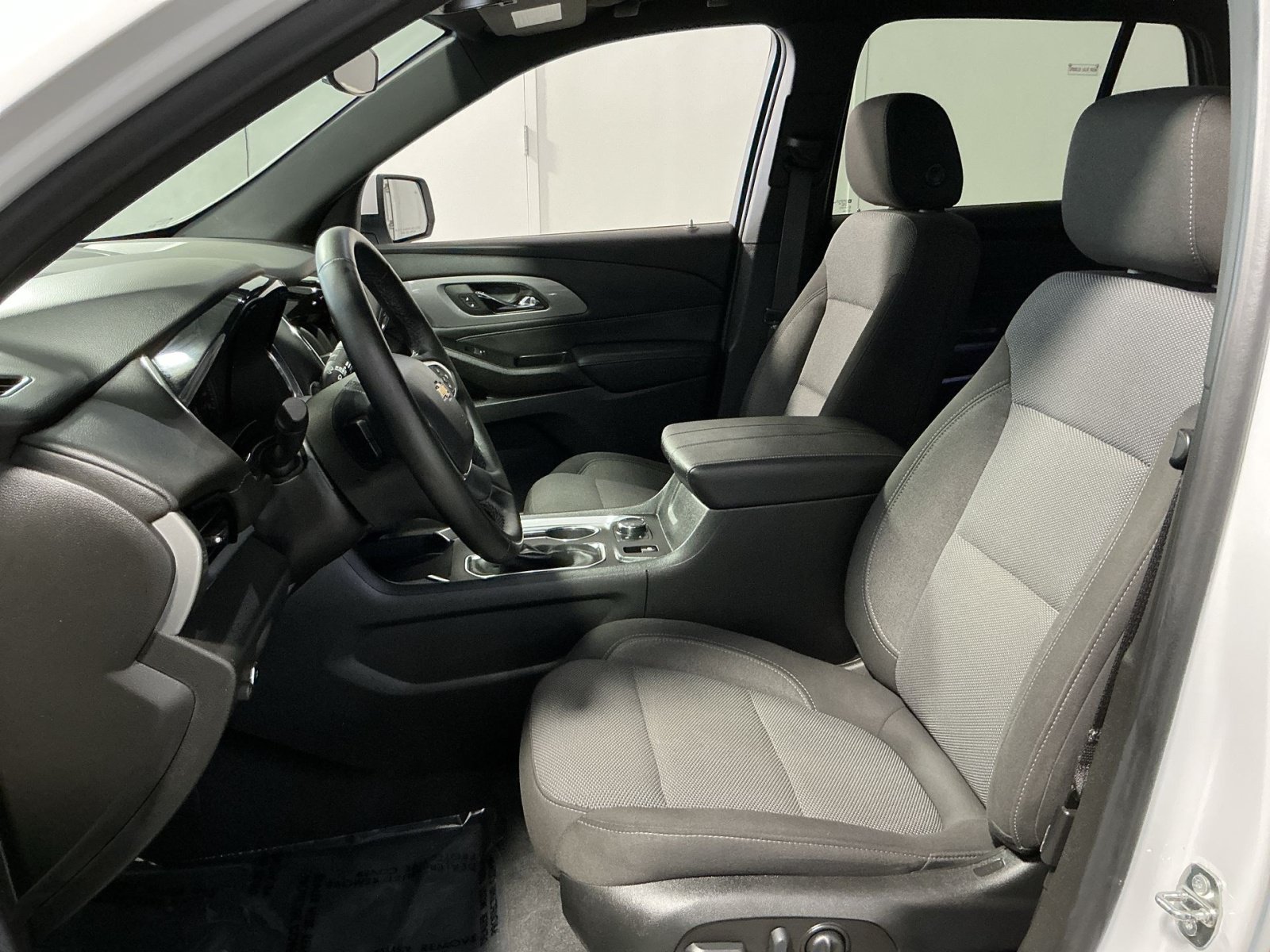 Used 2023 Chevrolet Traverse LT AWD/4WD image 14