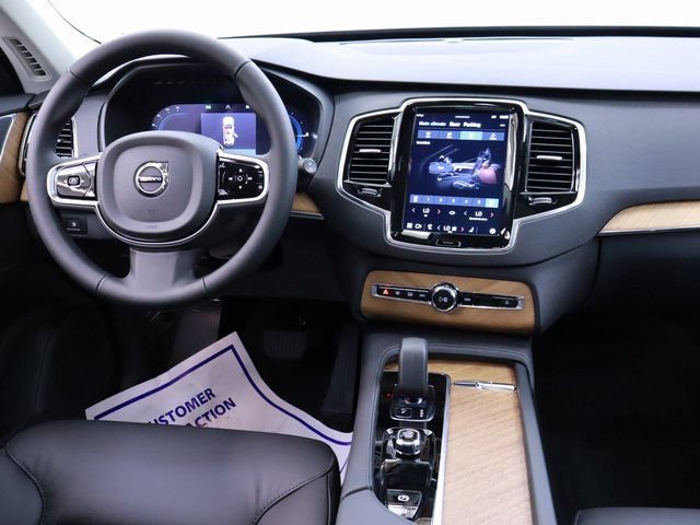 New 2025 Volvo XC90 T8 Plus w/ Protection Package Premier AWD/4WD image 3