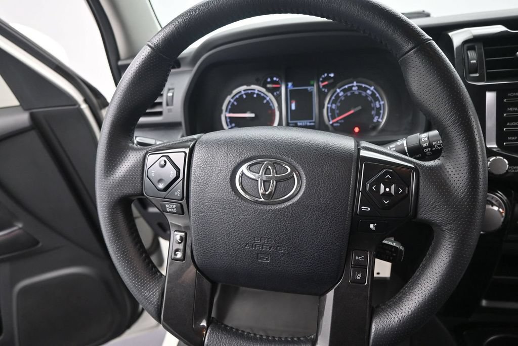 Used 2021 Toyota 4Runner TRD Off-Road AWD/4WD image 31