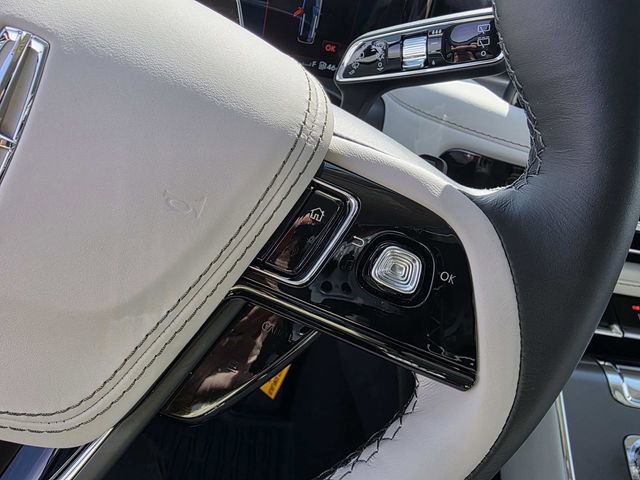 New 2026 Lincoln Aviator 2WD w/ Jet Appearance Package image 11