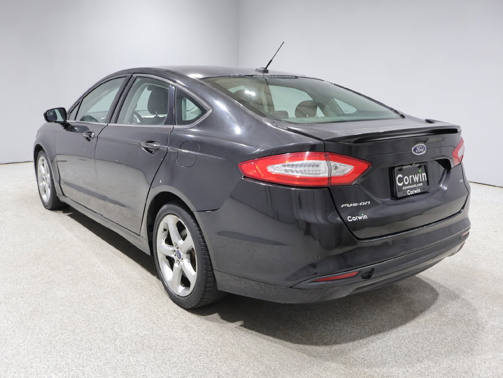 Used 2014 Ford Fusion SE FWD image 12