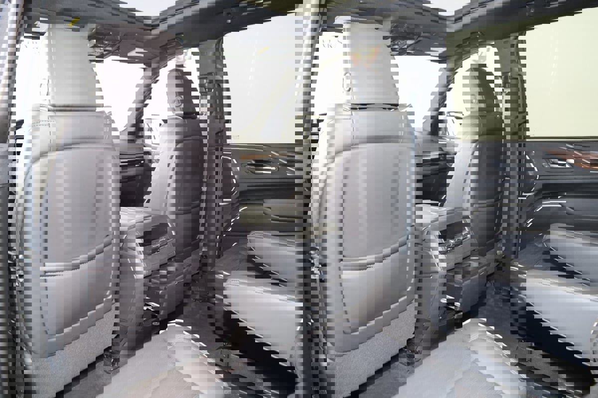 Used 2023 Cadillac Escalade Premium Luxury image 53