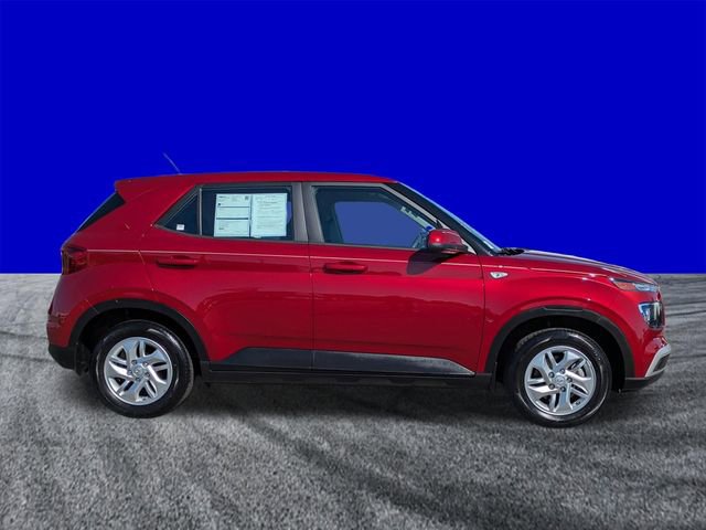 Used 2024 Hyundai Venue SE image 3