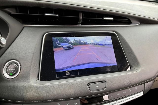 Used 2022 Cadillac XT4 Luxury w/ Cold Weather Package FWD image 11