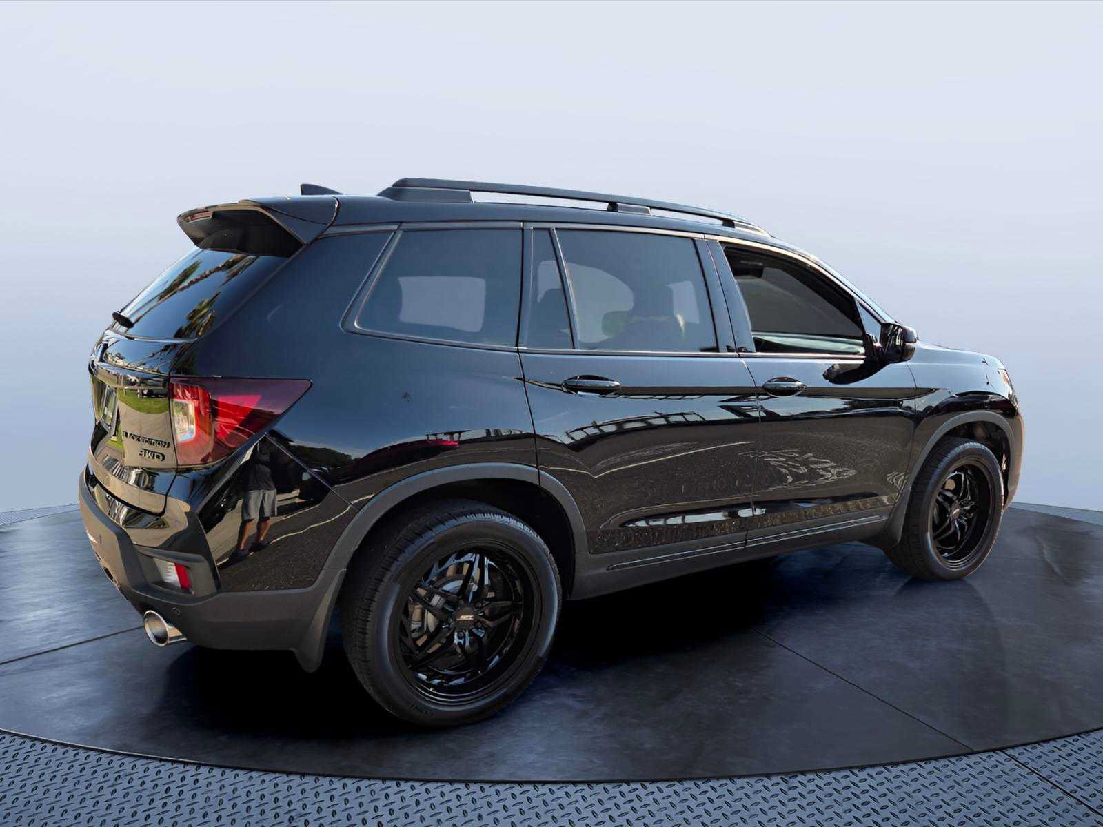 Used 2025 Honda Passport Black Edition image 11