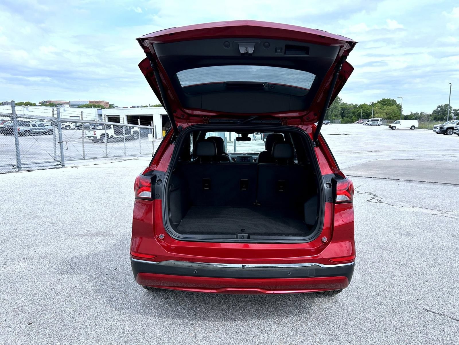 Used 2023 Chevrolet Equinox RS AWD/4WD image 22