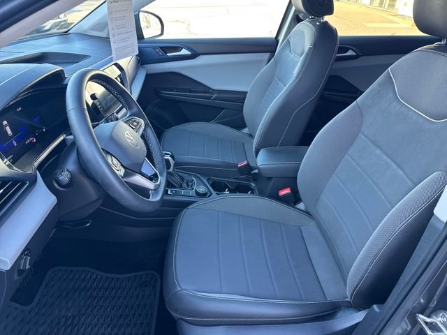 Certified 2023 Volkswagen Taos SE w/ Panoramic Sunroof Package image 14