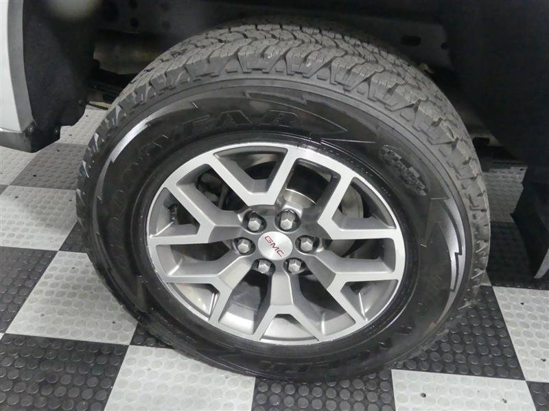 Used 2017 GMC Canyon SLE w/ All Terrain Package AWD/4WD image 15